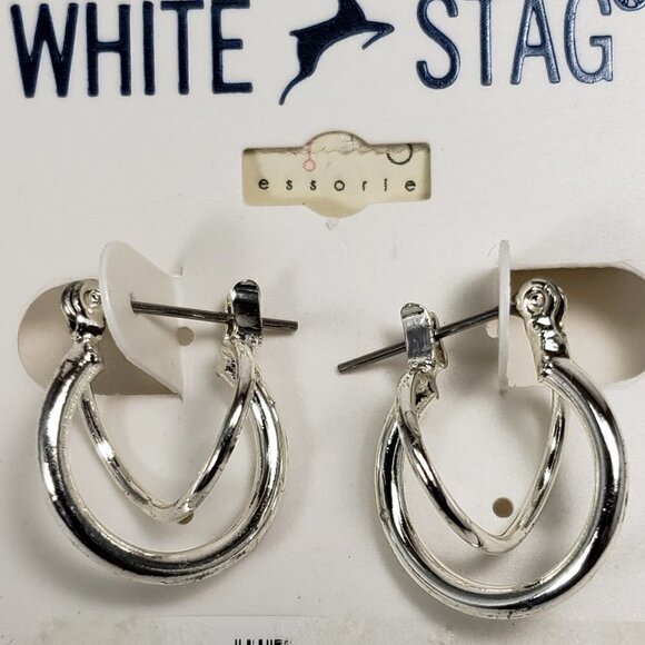 Women's Stunning Polished Silver tone Hoop Design Earrings 0.75-inch - Picture 3 of 8